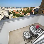 Luxury Nella With Seaview Apartmán *
