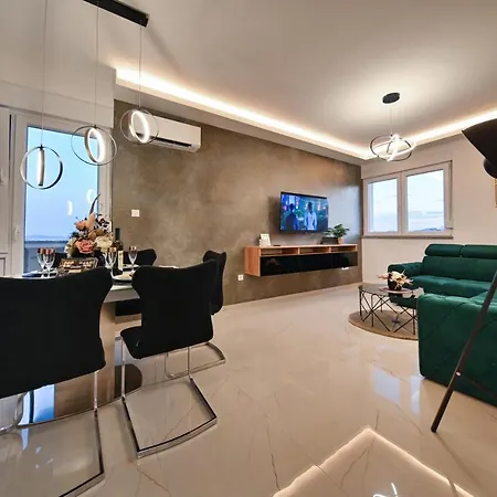 Luxury Nella With Seaview Apartment
